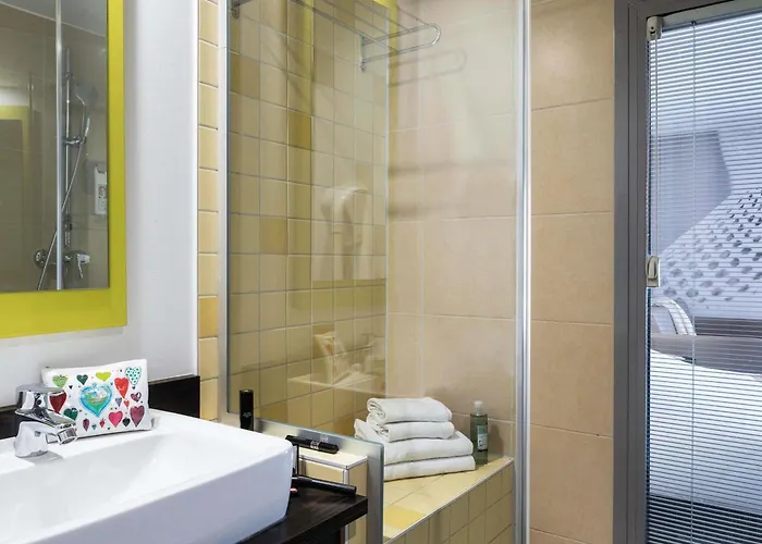 Ibis Styles Centre PortHotel Nice